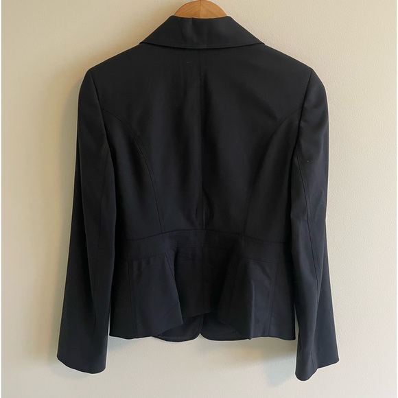 Size 4 Like New Authentic Burberry Blazer - Picture 3 of 17